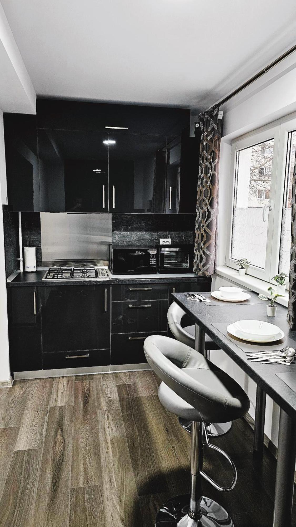 Spoil Yourself With Style, Comfort And Luxury - Tony'S Studios Luxury Piteszti Zewnętrze zdjęcie
